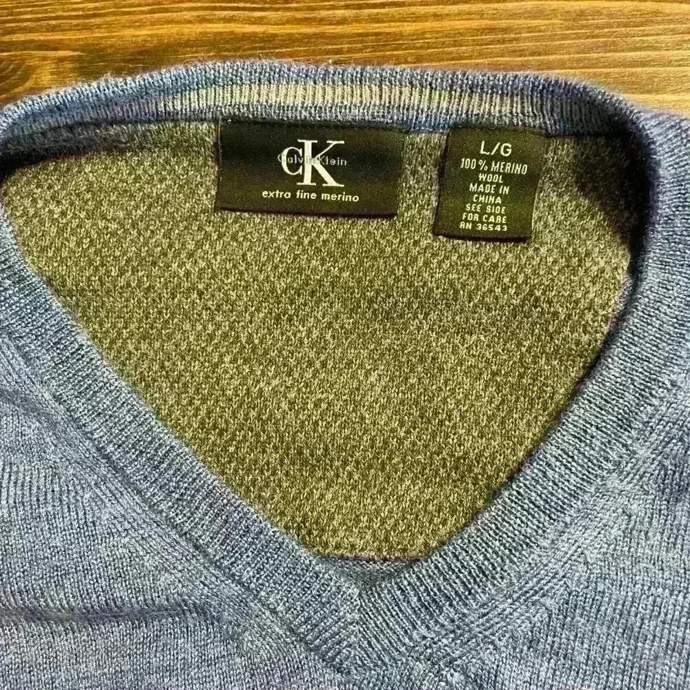 Lightweight Blue Merino Wool V Neck Sweater by Calvin Klein - Picture 4 of 7